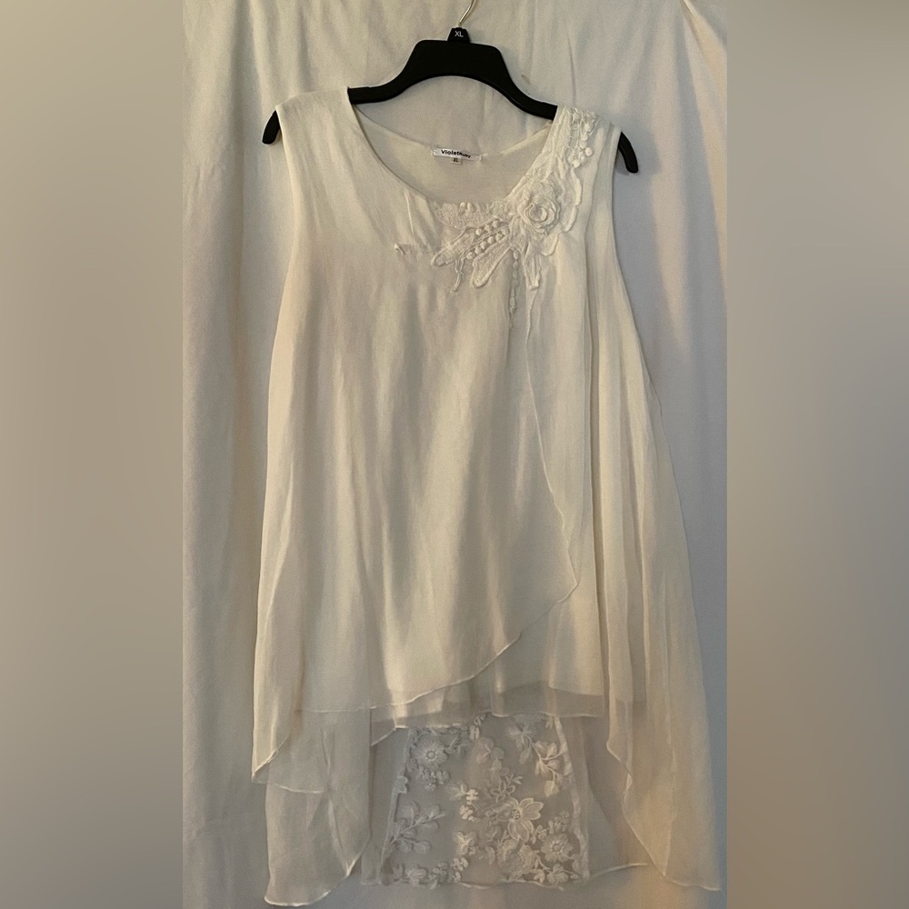 Adorable flowy top